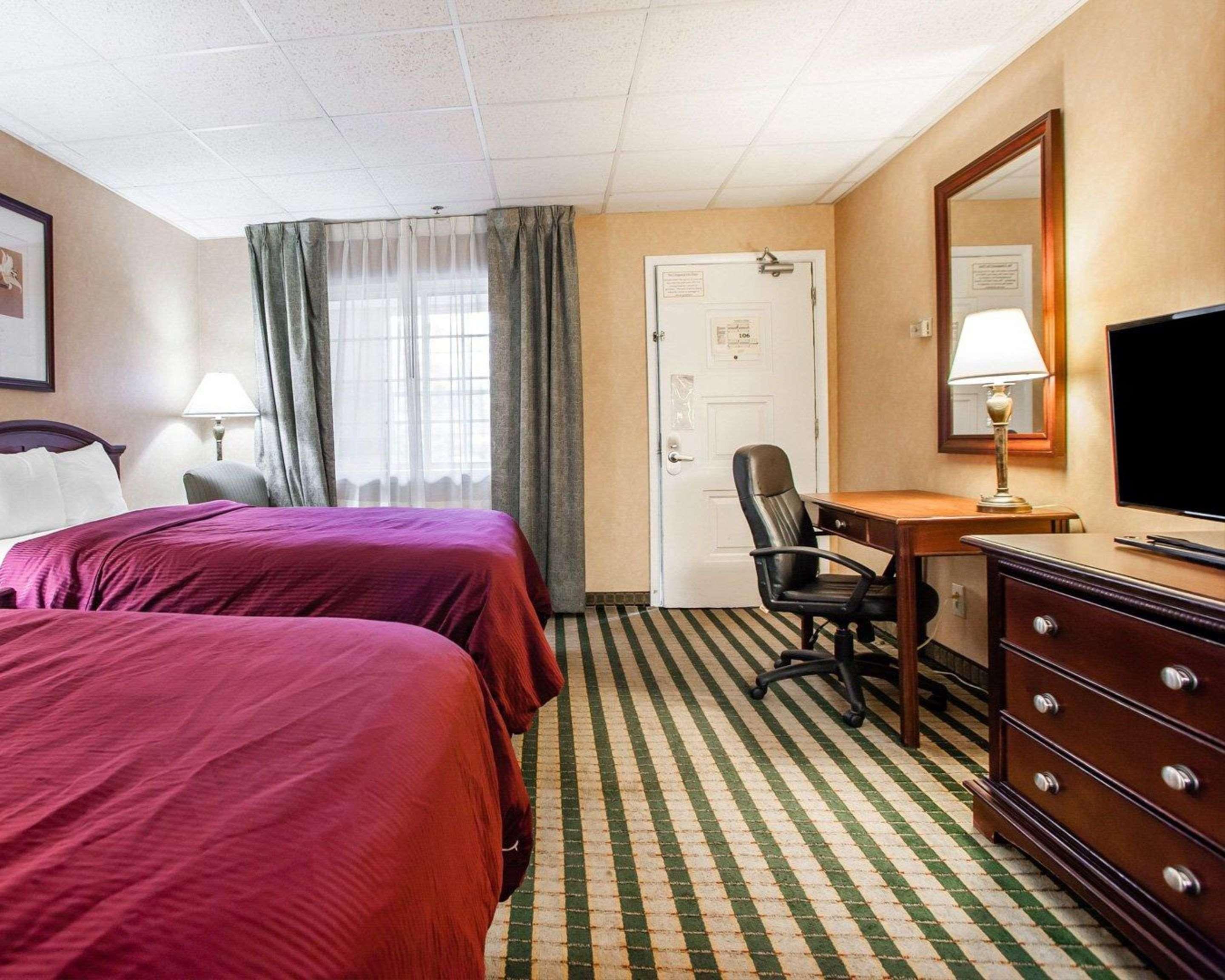 Clarion Hotel Palmer Inn Princeton Exterior photo