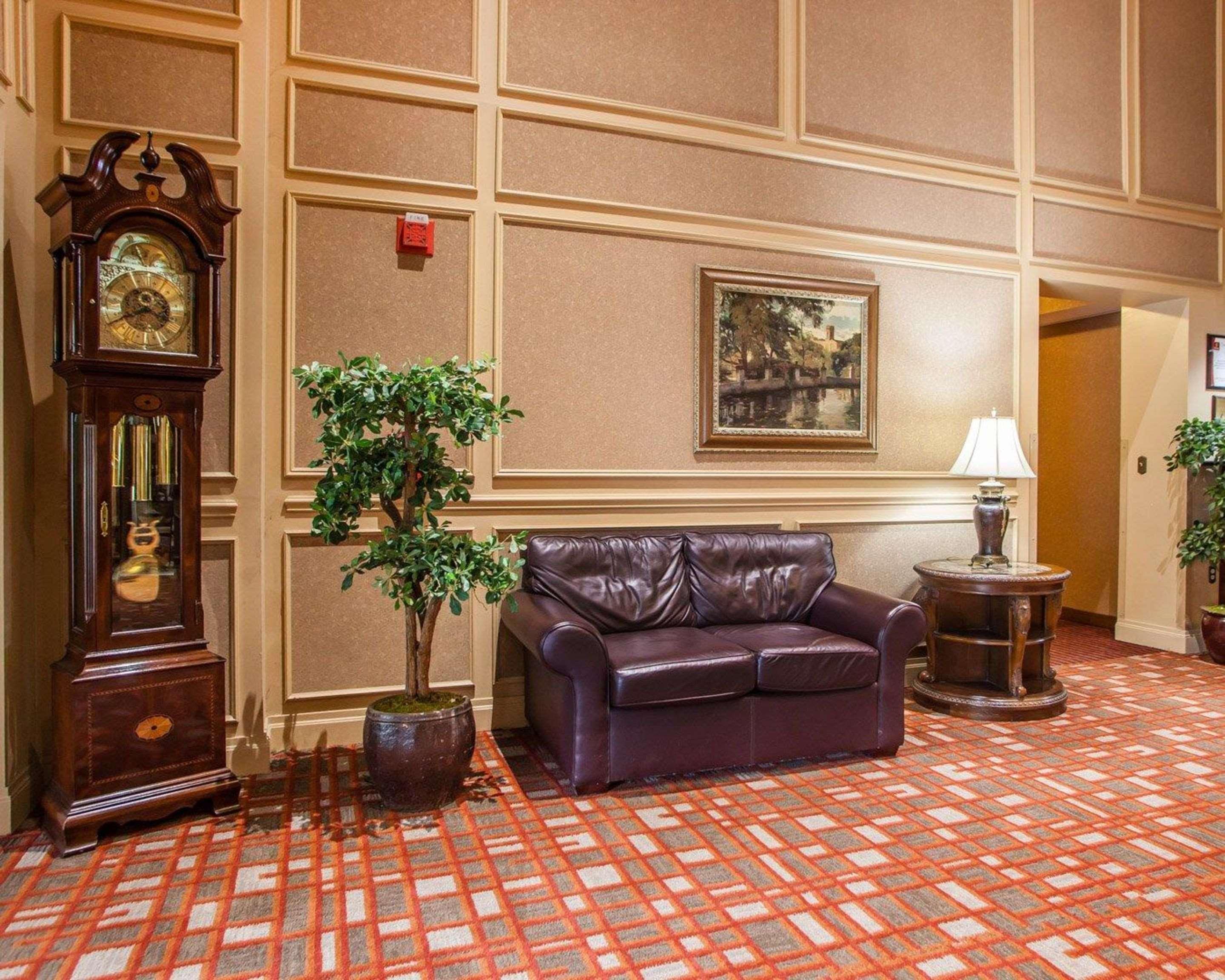 Clarion Hotel Palmer Inn Princeton Exterior photo