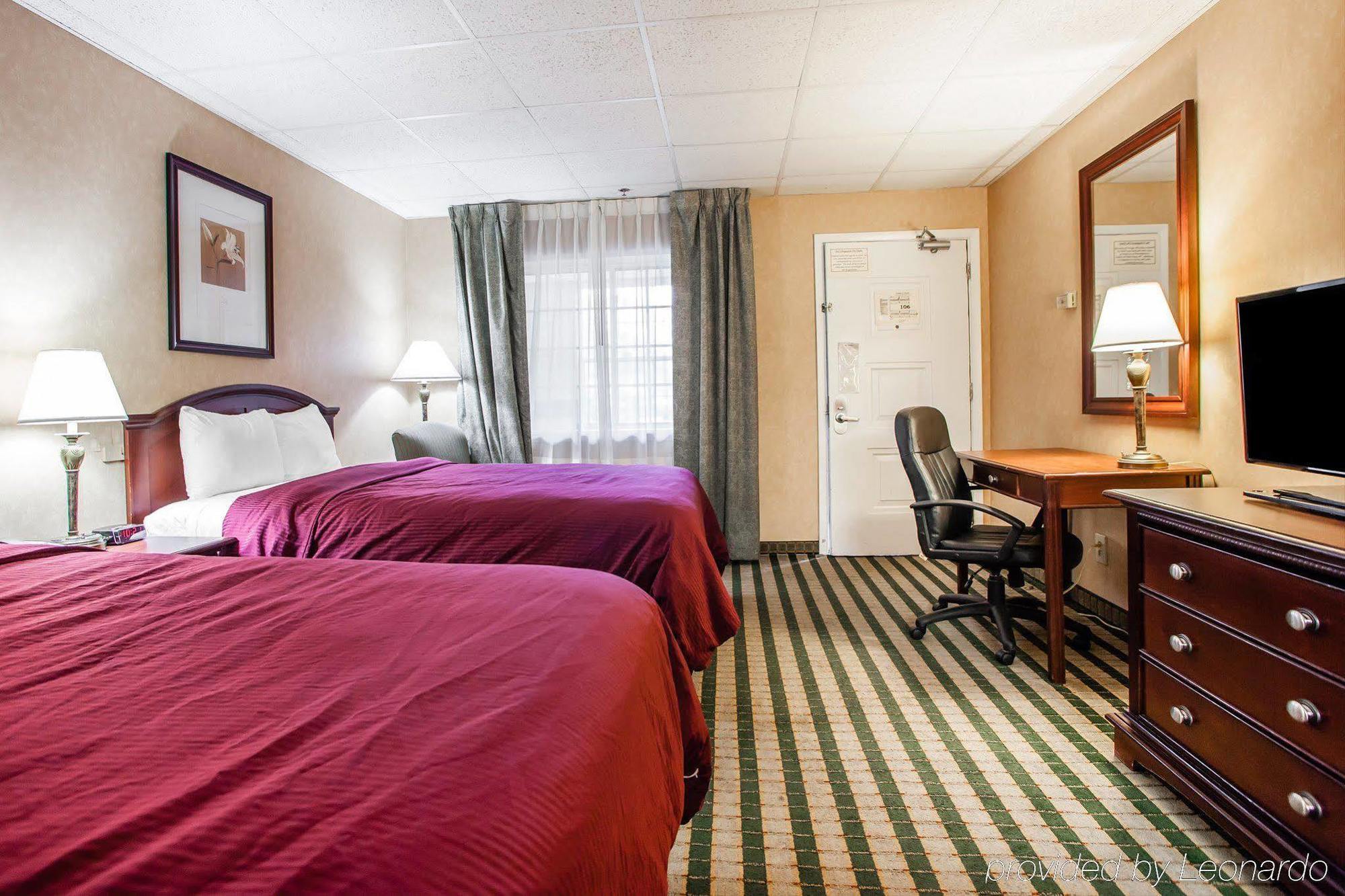 Clarion Hotel Palmer Inn Princeton Exterior photo
